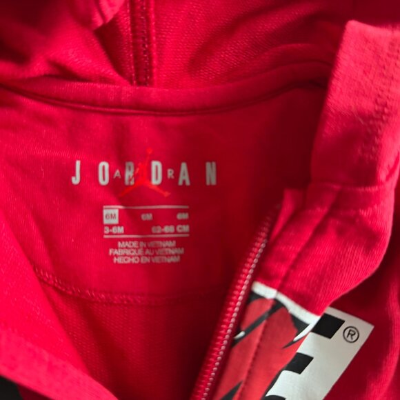 3-6 month boy's Nike Air Jordan hooded jumpsuit, new, red - Picture 3 of 3